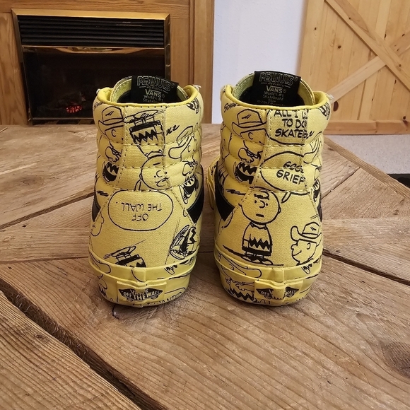 Vans Peanuts Charlie Brown Sk8-Hi  Womens 6.5 Men's 5 Unisex - Picture 8 of 15